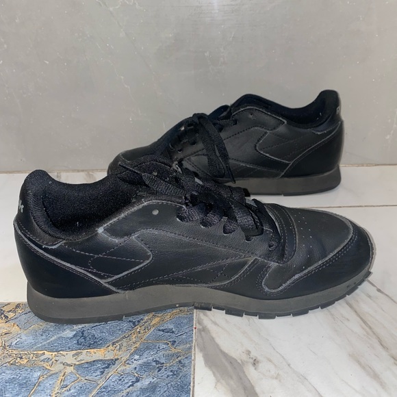 Girls Reebok Classic Black Shoes Size 4.5 - Picture 8 of 8